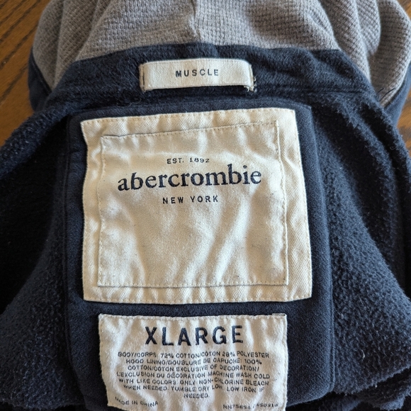 Abercrombie & Fitch Navy Hoodie Size Boys XL - Picture 3 of 5